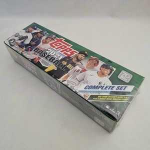 New Topps 2021 Walmart Exclusive Green Set